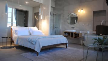 1 bedroom, minibar, in-room safe, individually decorated