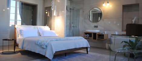 1 bedroom, minibar, in-room safe, individually decorated