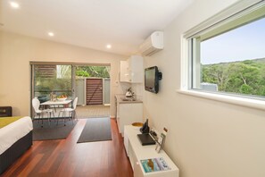 Premier Studio, 1 King Bed | Interior - Margaret River Beach Studios (Prevelly)