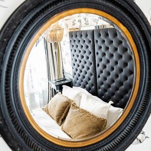 Minibar, in-room safe, desk, blackout curtains - Hotel George Washington (Paris)