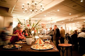 Breakfast, lunch and dinner served