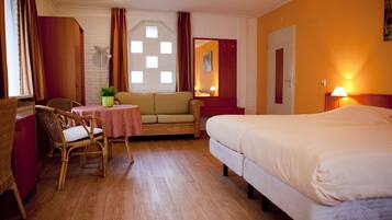 Comfort Room, 2 Twin Beds | Desk, iron/ironing board (on request), cribs (surcharge)