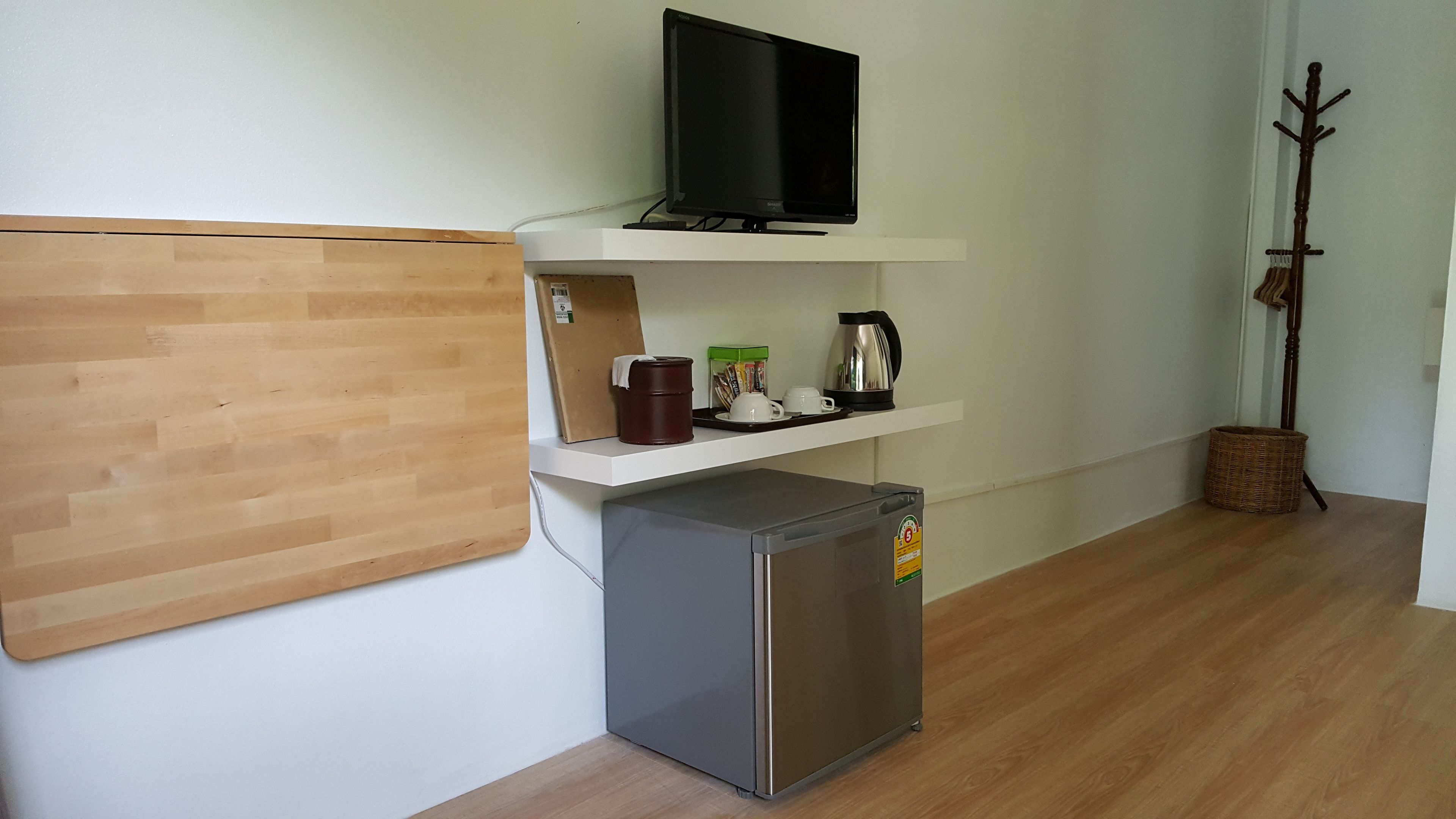 classic room | mini fridge