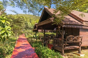 特色客房 | 客房內保險箱、折疊床/加床、免費無線上網、床單