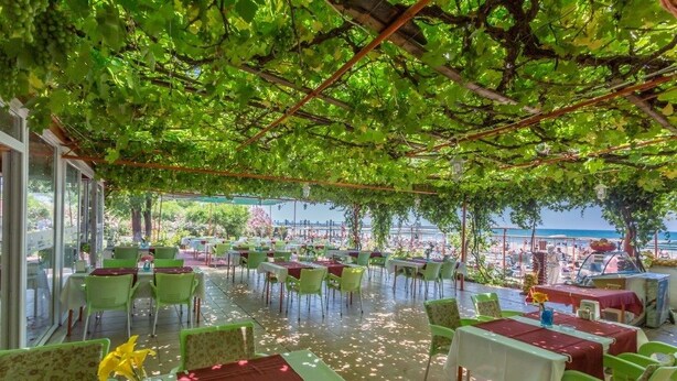 Breakfast, lunch and dinner served - Heaven Beach Apart (Manavgat)