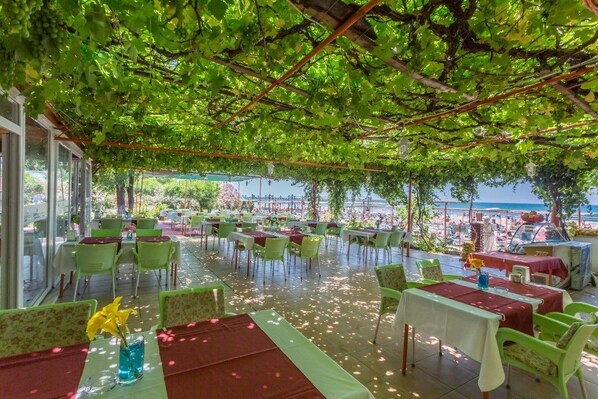 Frühstück, Mittagessen und Abendessen