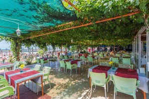 Breakfast, lunch and dinner served - Heaven Beach Apart (Manavgat)