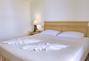 Standard Double | Cortinas blackout, camas extras/dobráveis (sobretaxa), Wi-Fi de cortesia