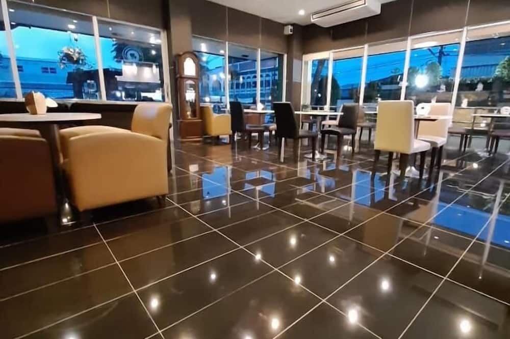 Maneerote Hotel Surin