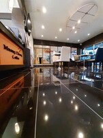 Café da manhã, almoço e jantar; culinária tailandesa 