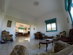 Sala de estar en el lobby