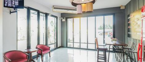 Coin salon dans le hall