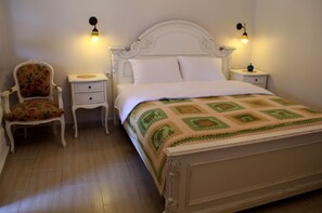 Deluxe Double Room (Basil)
