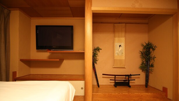Basic Double Room | Hypo-allergenic bedding available, desk, laptop workspace - Tokyo House INN S&G (Tokyo)