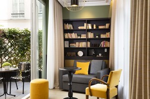 Deluxe Suite | Premium bedding, minibar, in-room safe, desk