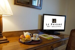 Bureau, lits bébé (gratuits), Wi-Fi gratuit