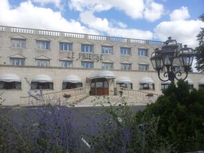 Front of property - Le Prieuré (Rancourt)