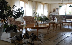 Lobby lounge - Le Prieuré (Rancourt)