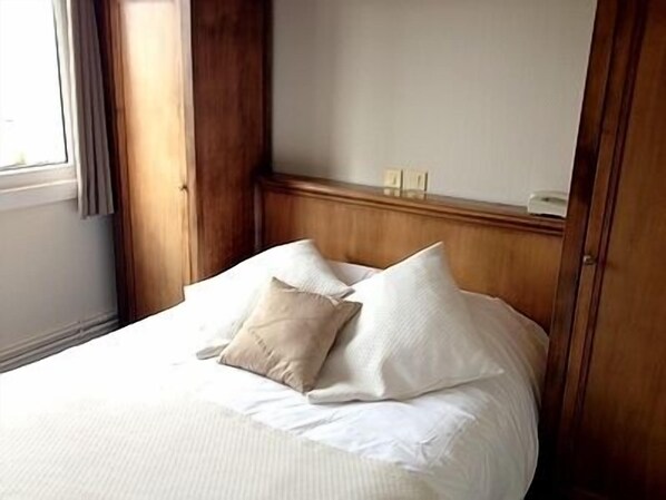 Desk, free cots/infant beds, free WiFi - Le Prieuré (Rancourt)