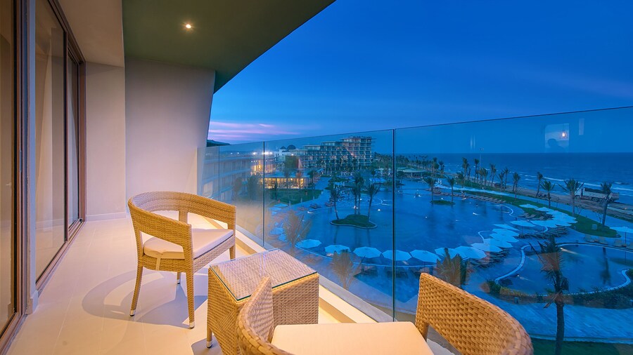 FLC Luxury Hotel Samson