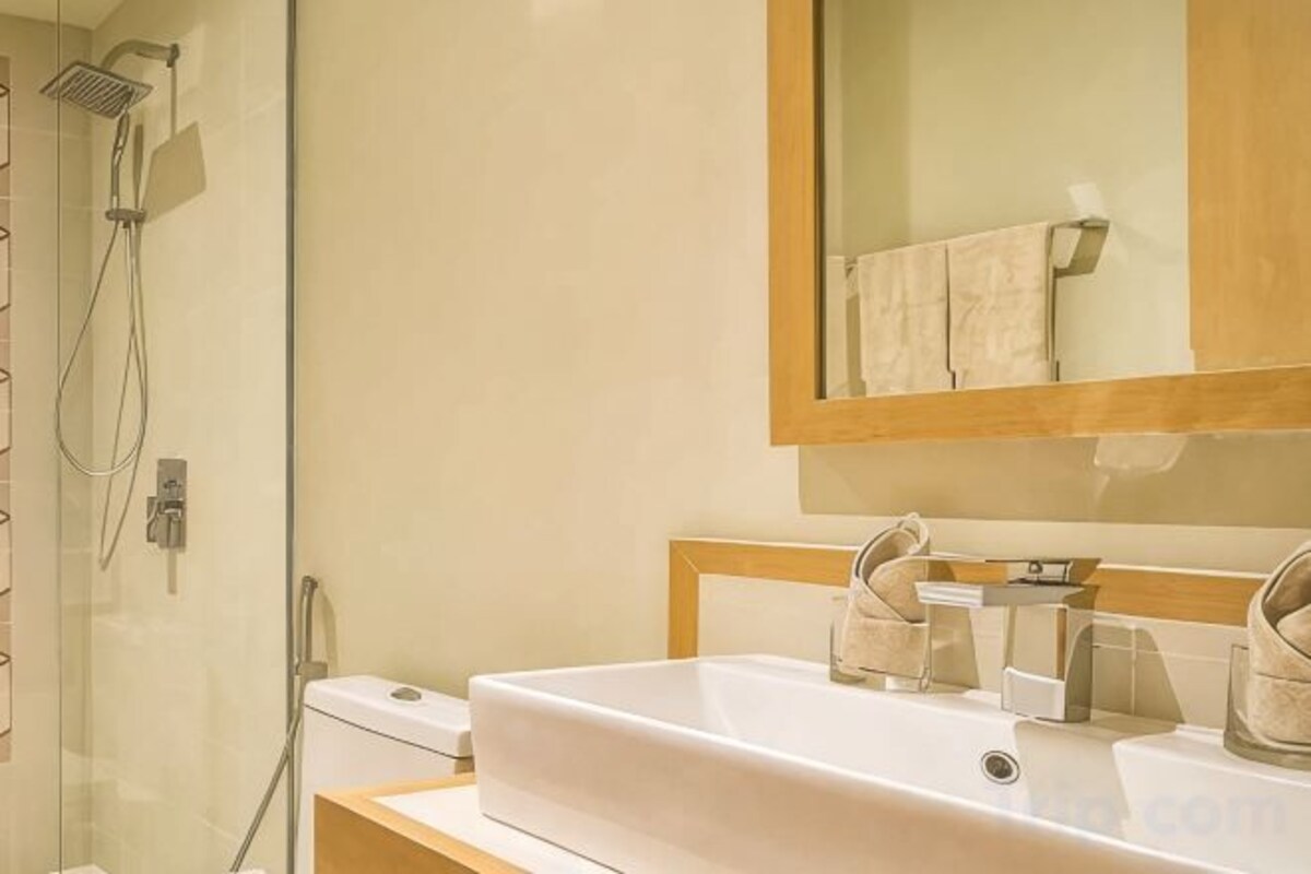 Bathroom | Free toiletries, hair dryer, slippers, bidet