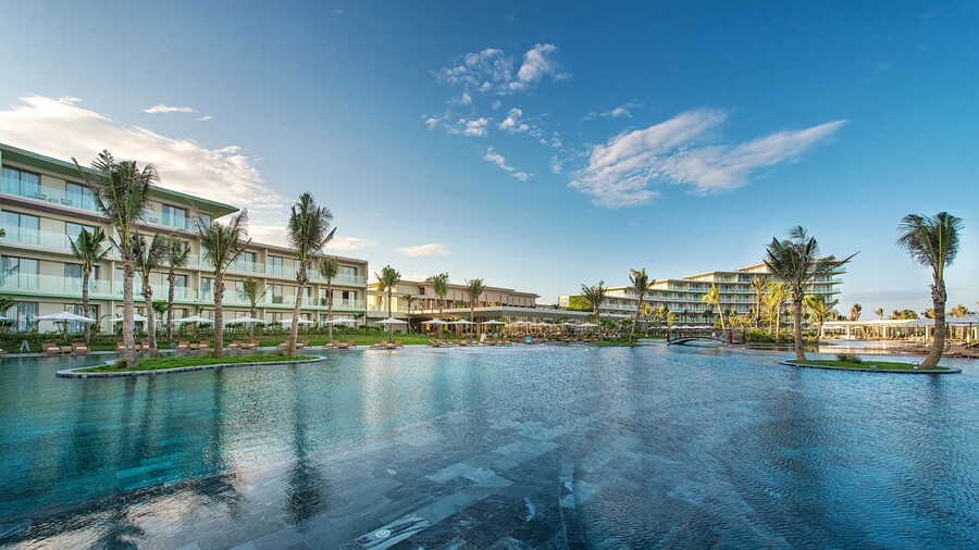 FLC Luxury Hotel Samson
