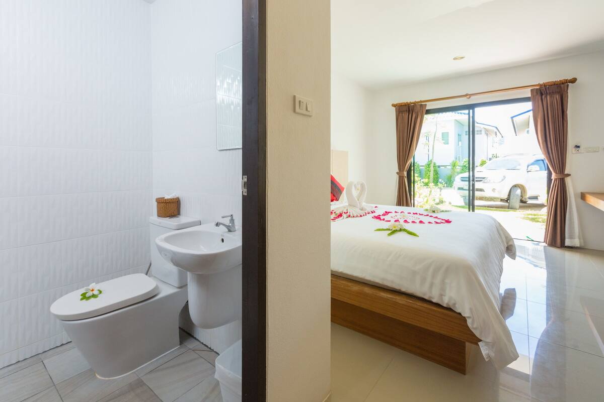 Superior Room, 1 Double Bed | Minibar, in-room safe, cribs (free), WiFi (free)