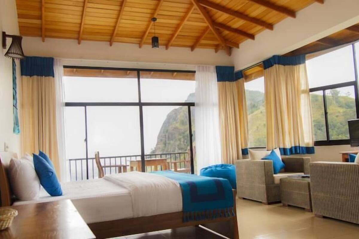 Deluxe Room, Mountain View, Mountainside | In-room safe, desk, cribs (free)