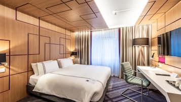 Standard Double Room | 1 bedroom, in-room safe, blackout drapes, soundproofing