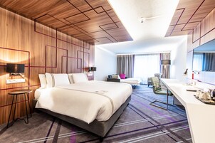 Habitación triple estándar | Cortinas opacas, sistema de insonorización, wifi y ropa de cama