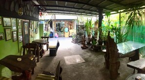 Front of property - Laksameenarai Guesthouse - Hostel (Bangkok)