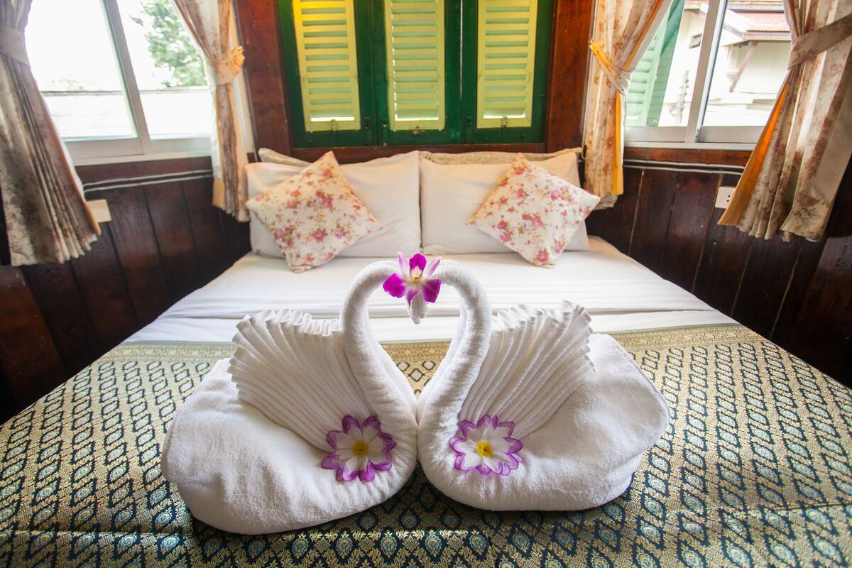 Room, Non Smoking, Shared Bathroom | In-room safe, rollaway beds, free WiFi