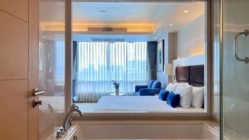 Bañera con ducha, cabezal de ducha tipo lluvia