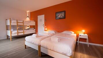 Luxury Quadruple Room, Private Bathroom