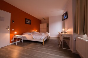 Luxury Twin Room, Private Bathroom - Auberge des 3 Fontaines - Hostel (Brussels)
