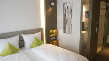 Minibar, Zimmersafe, Schreibtisch, schallisolierte Zimmer