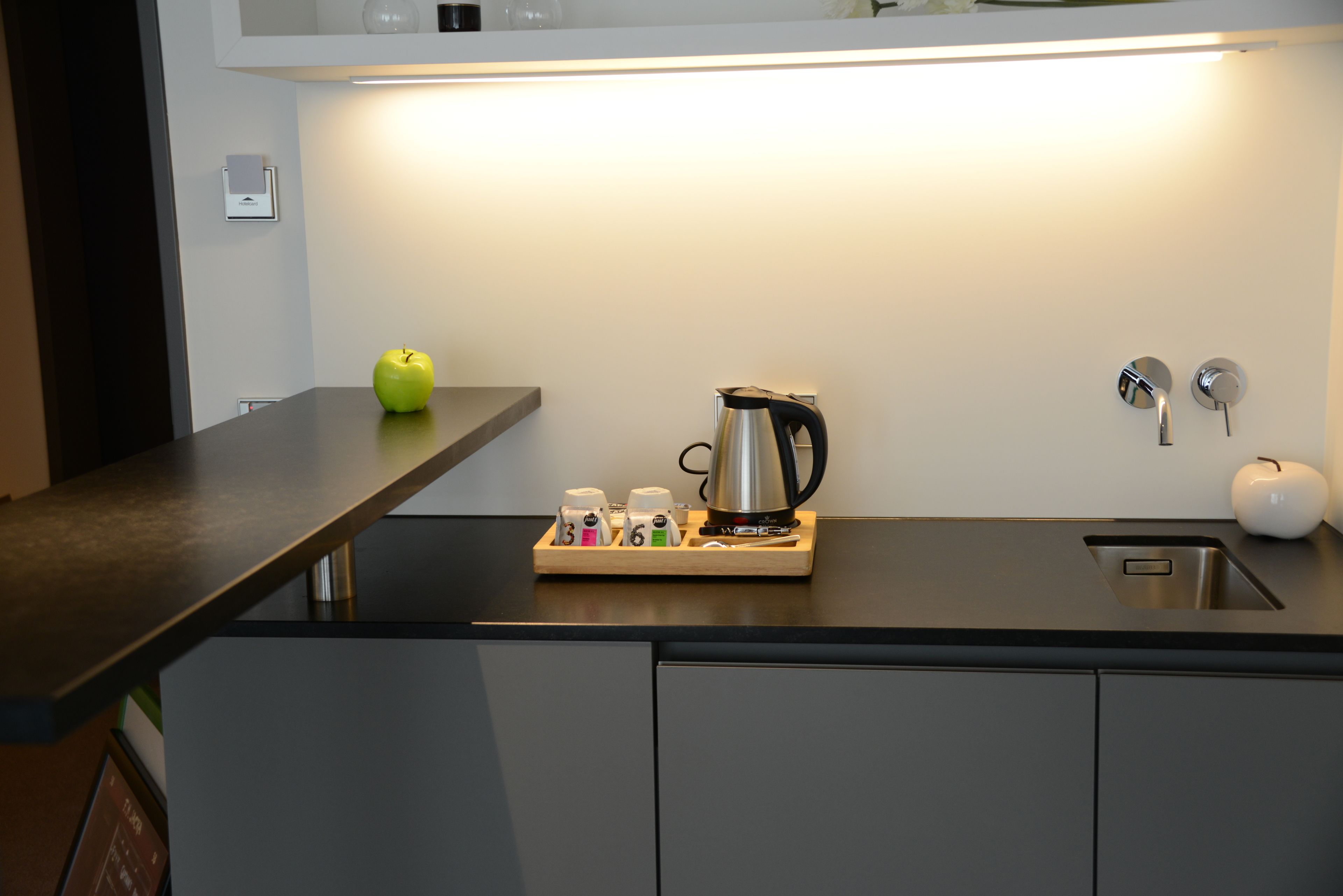 coffee/tea maker, electric kettle