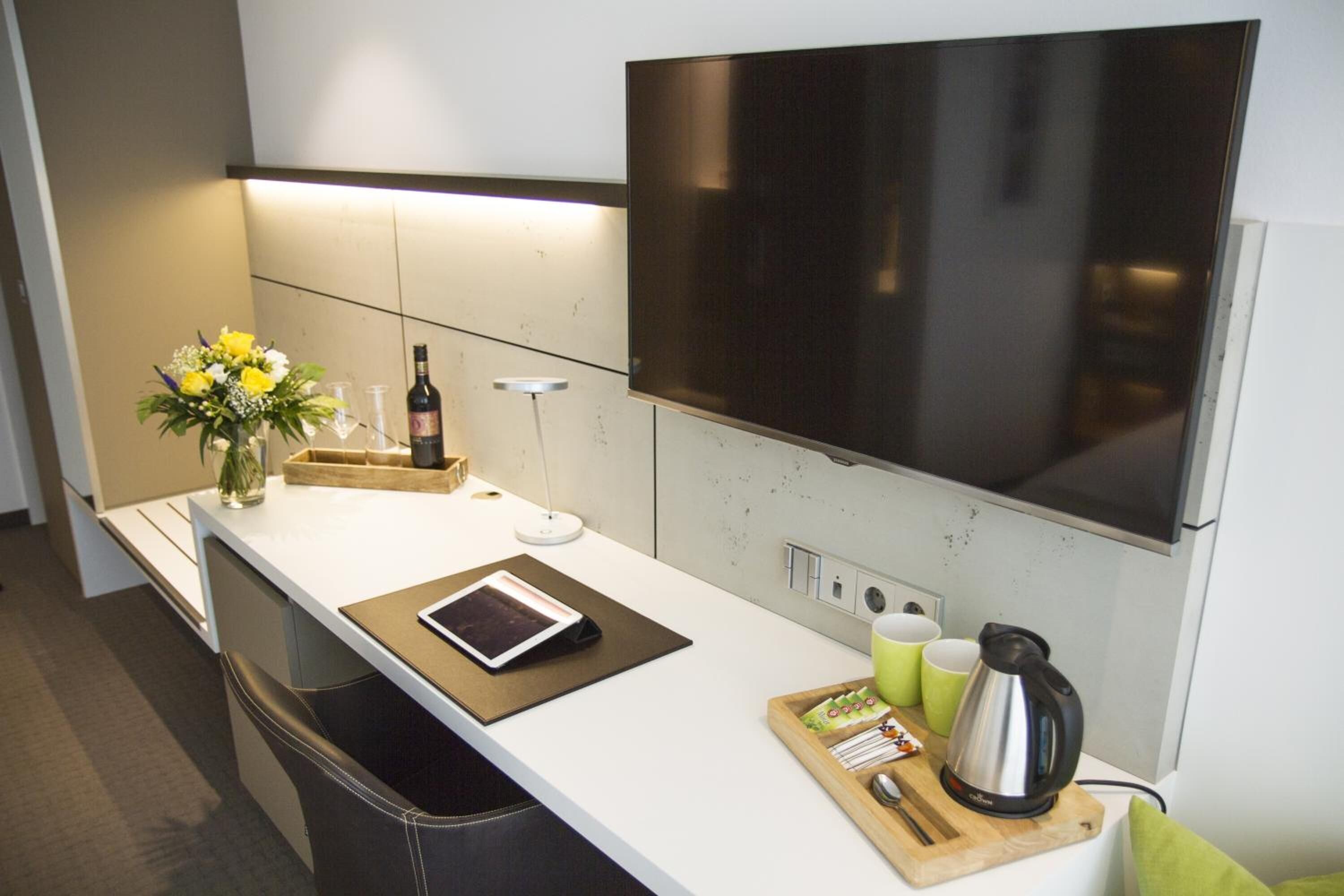 premium room (1) | minibar, in-room safe, desk, soundproofing