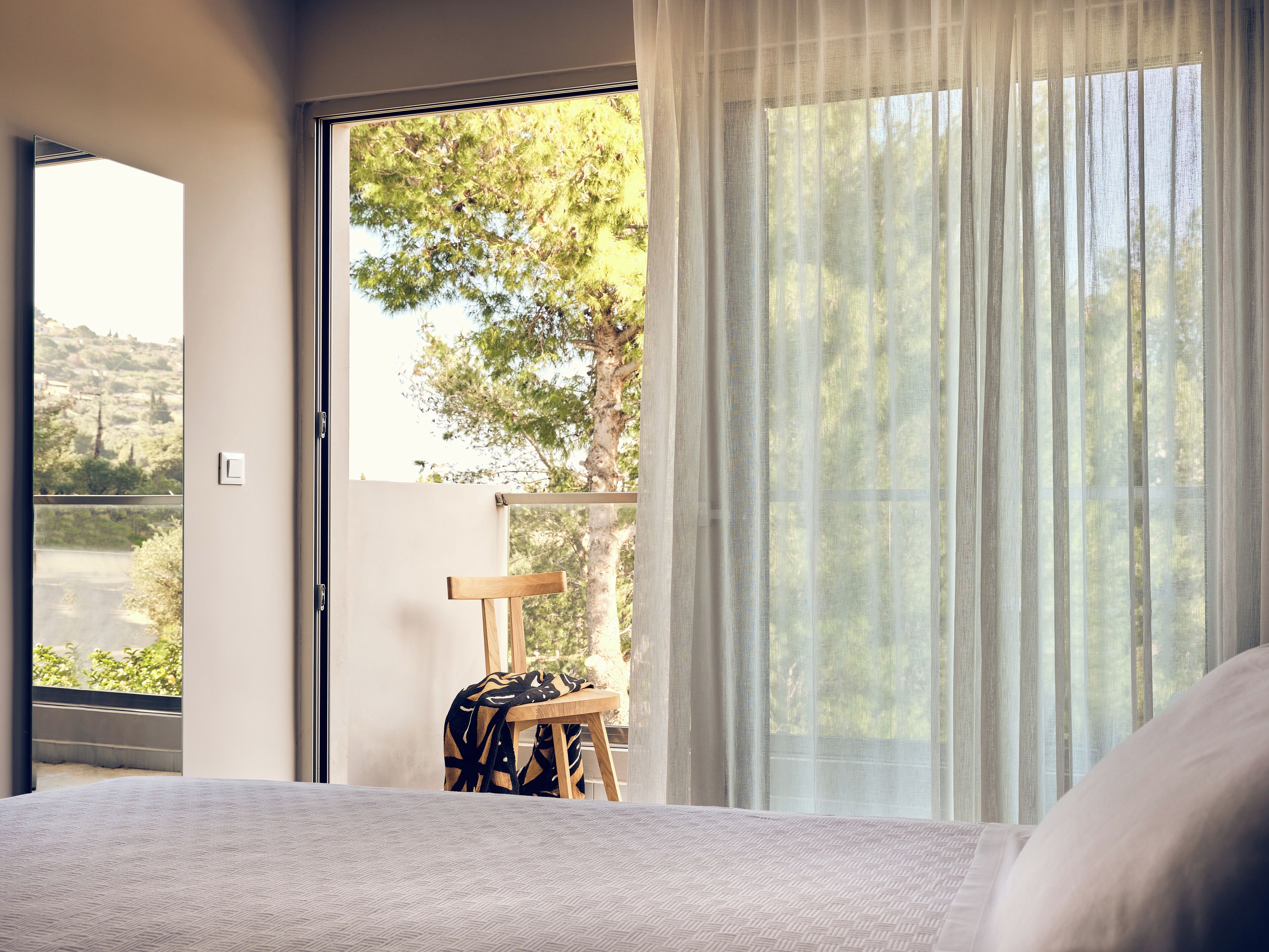 single room, garden view | in-room safe, soundproofing, free wifi, bed sheets