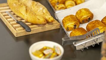 Daily buffet breakfast (EUR 6 per person)