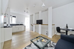 Penthouse | Living area | 32-inch flat-screen TV with digital channels, TV - Crane Court by City2Stay (London)