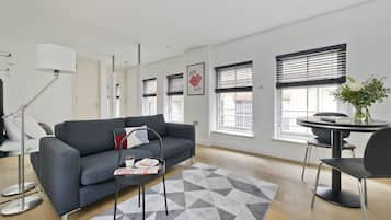 Estudio clásico | 1 dormitorio, ropa de cama de alta calidad, caja fuerte