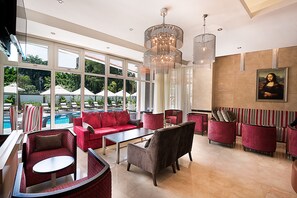 Déjeuner, dßner et souper servis sur place