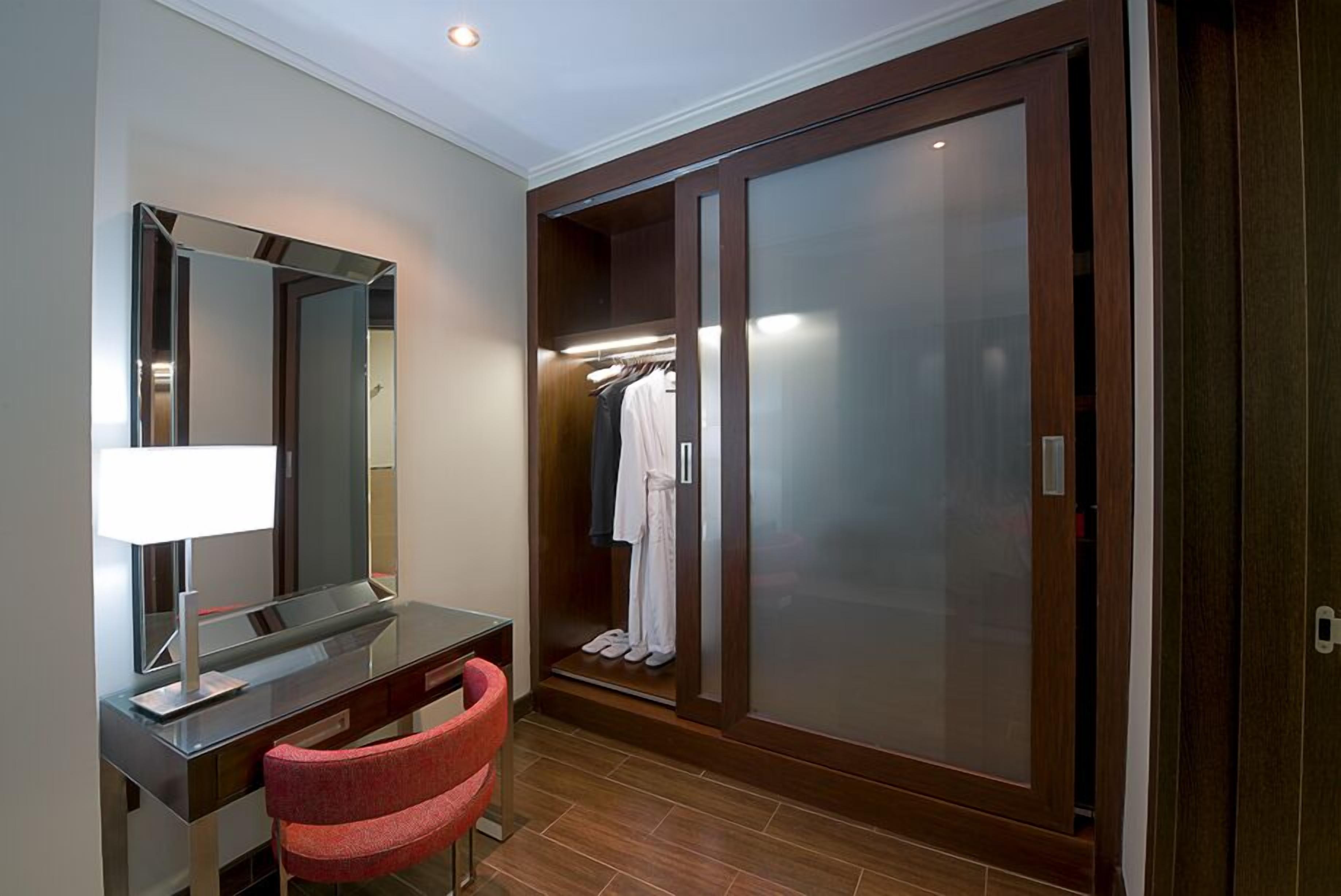 executive room | room amenity