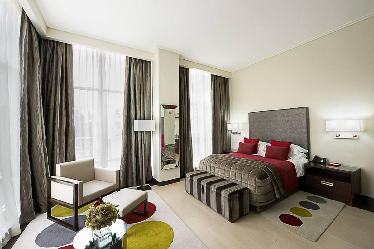 studio (breakfast for one) | premium bedding, free minibar, in-room safe, desk