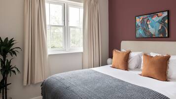 Premium bedding, in-room safe, desk, laptop workspace