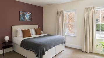 Premium bedding, in-room safe, desk, laptop workspace