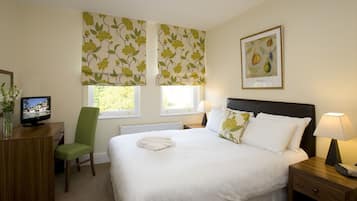 Premium bedding, in-room safe, desk, laptop workspace