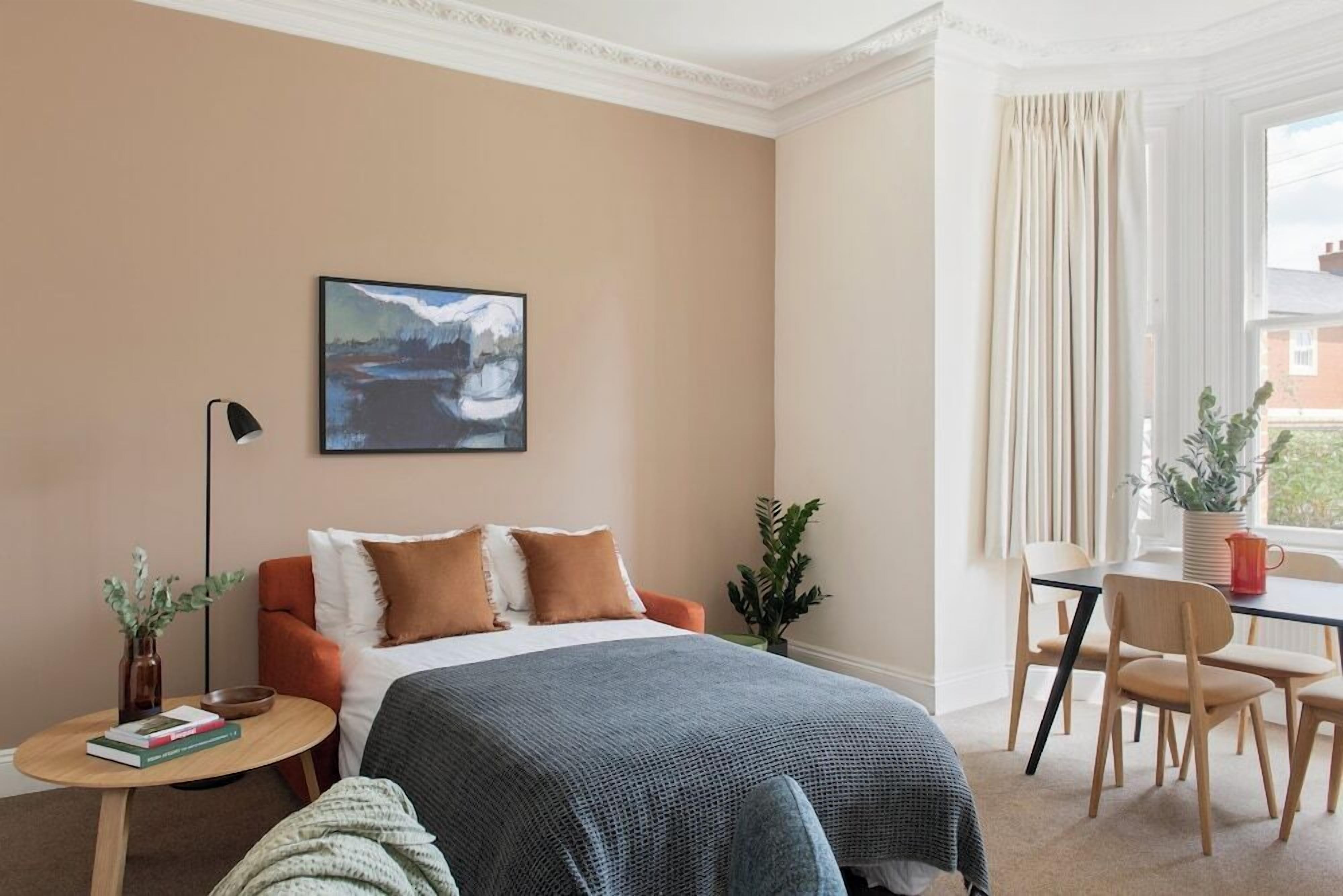 Premium bedding, in-room safe, desk, laptop workspace