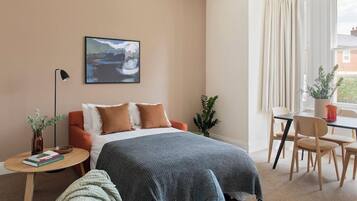 Premium bedding, in-room safe, desk, laptop workspace